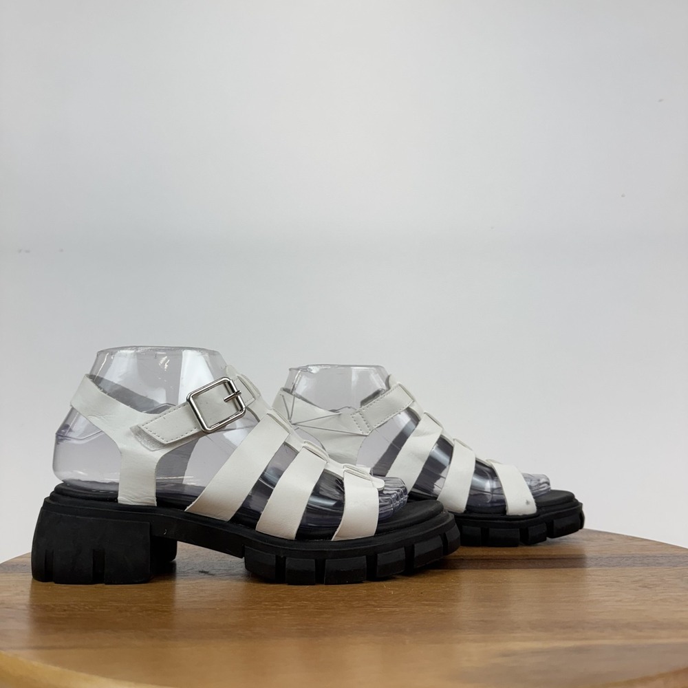New Big Kids Mia Havien White Faux Leather Strappy Chuncky Sole Sandals Size 5 Y